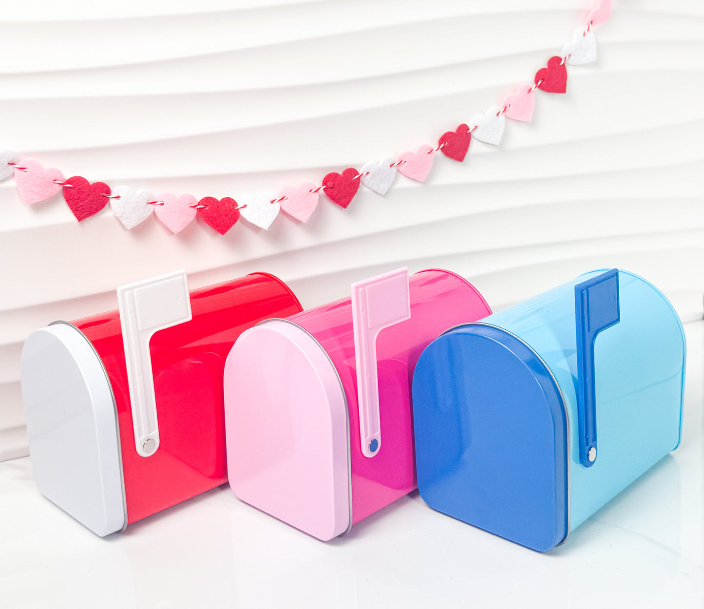 Personalized Tin Mailbox – The Perfect Gift for Any Occasion!