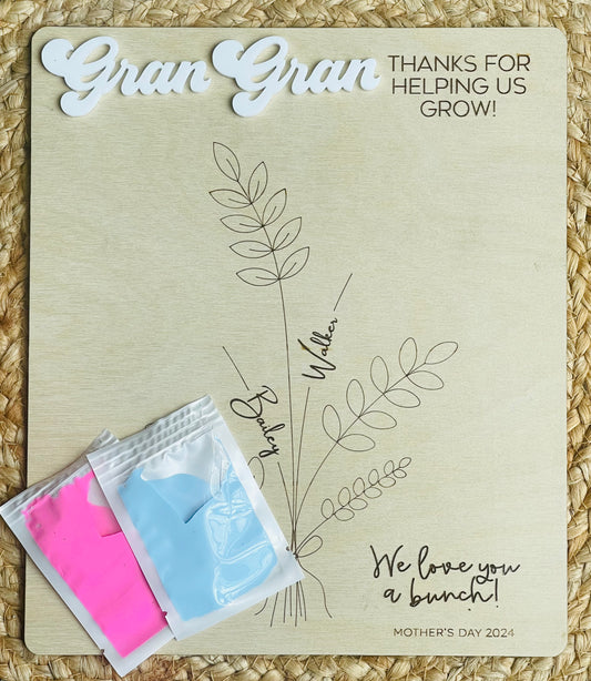 Handprint Bouquet Sign - Personalized Gift for Moms, Dads\, and Grandparents